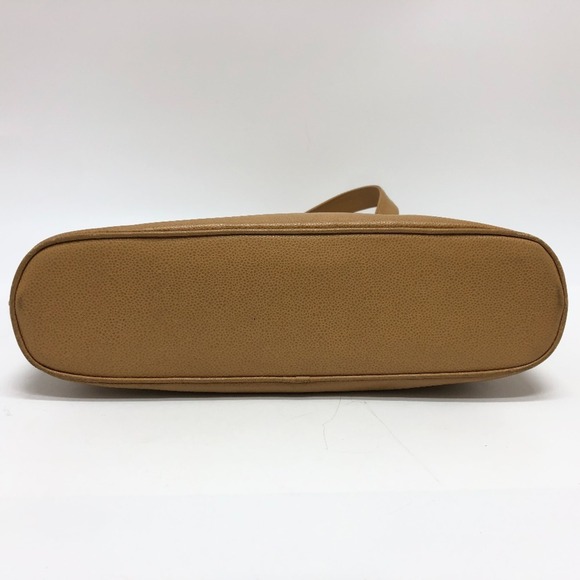 CHANEL Cream Tote Bag - Picture 4 of 15